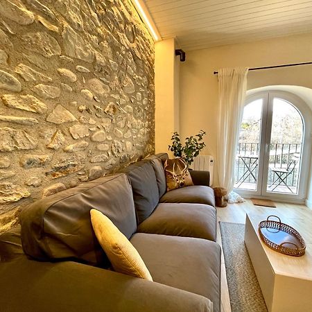 Apartamento Colgante Al Rio Con Vistas Al Puente カンプロドン エクステリア 写真